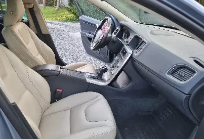 Volvo S60 cena 85900 przebieg: 48900, rok produkcji 2018 z Dębica małe 277